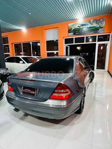 Mercedes C 220 2005, 297,843 km - 2.4 l - Xırdalan