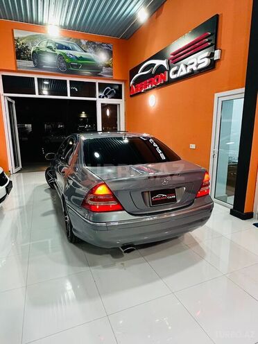 Mercedes C 220 2005, 297,843 km - 2.4 l - Xırdalan