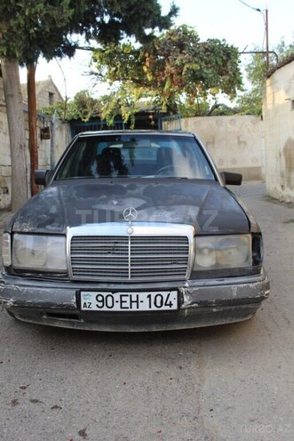 Mercedes E 250 1991, 35,000 km - 2.5 l - Bakı
