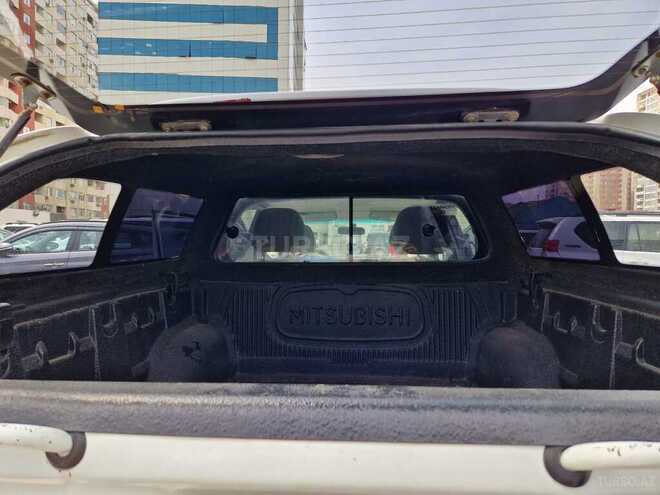 Mitsubishi L200 2014, 373,585 km - 2.5 l - Bakı