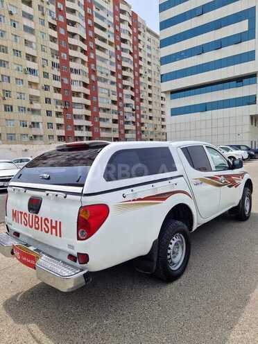 Mitsubishi L200 2014, 373,585 km - 2.5 l - Bakı