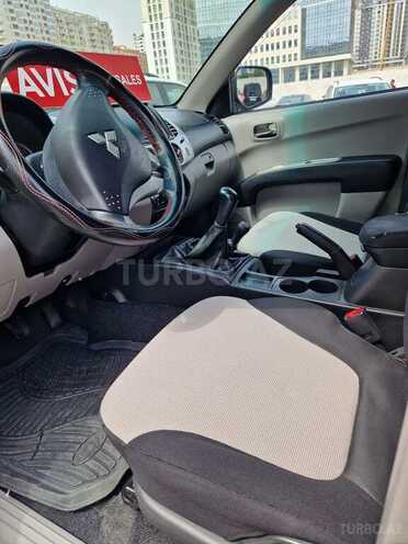 Mitsubishi L200 2014, 373,585 km - 2.5 l - Bakı