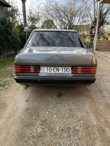 Mercedes 190 1987, 250,000 km - 2.0 l - Masallı