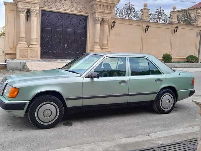 Mercedes E 230 1987, 382,450 km - 2.3 л - Şəmkir