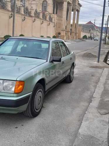 Mercedes E 230 1987, 382,450 km - 2.3 л - Şəmkir