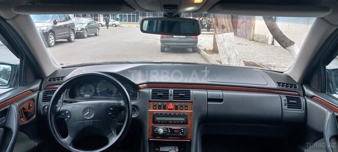 Mercedes E 240 1999, 334,294 km - 2.4 l - Ağstafa
