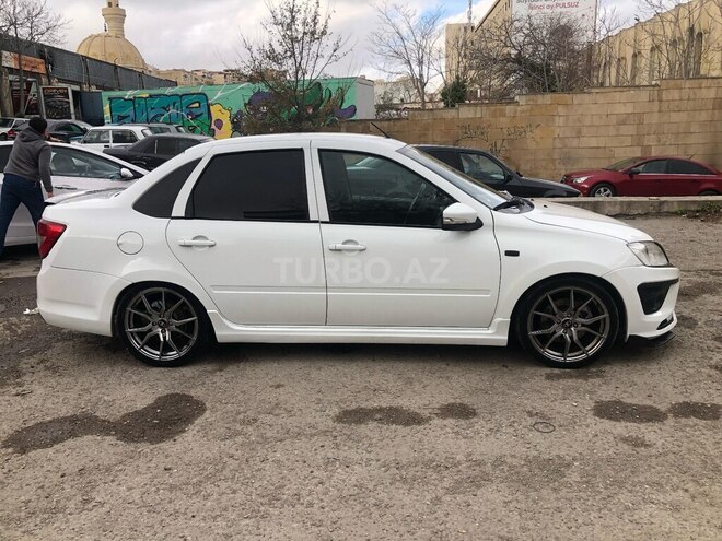LADA (VAZ) Granta 2015, 195,000 km - 1.5 l - Qax