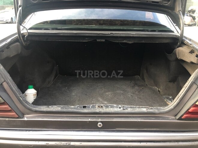 Mercedes E 250 1990, 300,000 km - 2.5 л - Bakı