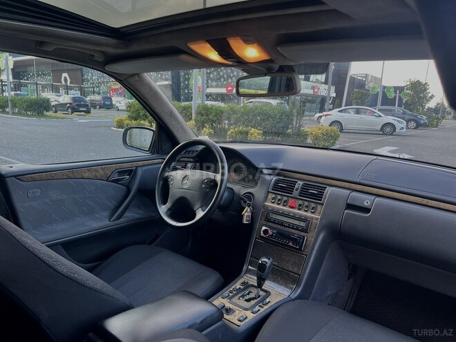 Mercedes E 270 1999, 365,000 km - 2.7 l - Bakı