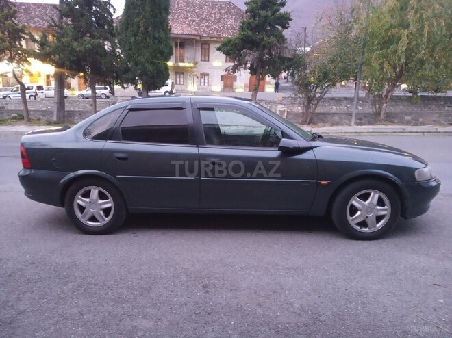 Opel Vectra 1996, 449,460 km - 1.8 л - Şəki