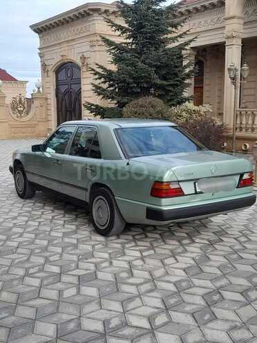 Mercedes E 230 1986, 382,000 km - 2.3 l - Şəmkir