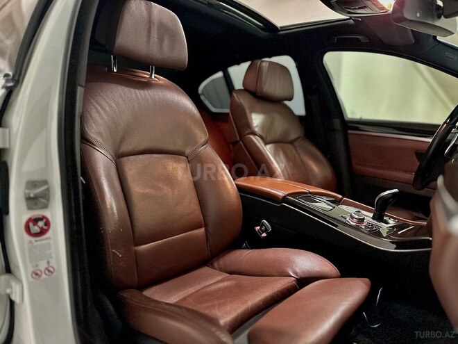 BMW 535 2011, 223,000 km - 3.0 л - Gəncə