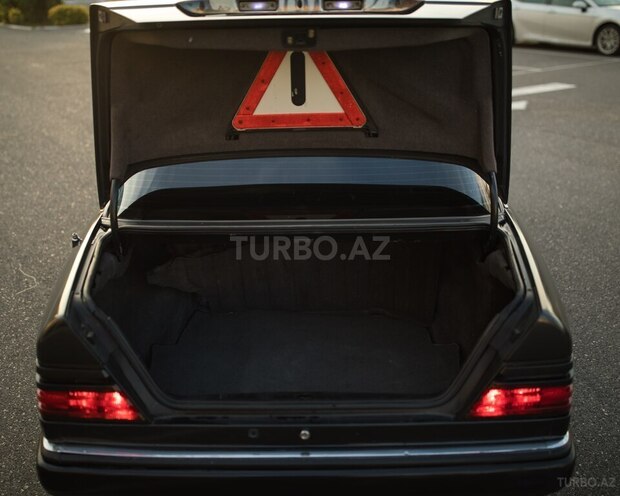 Mercedes E 200 1994, 355,000 km - 2.0 l - Bakı