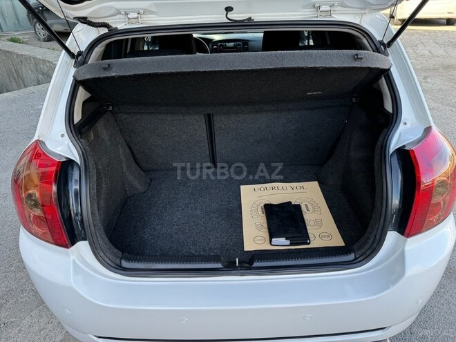 Toyota Corolla 2006, 188,000 km - 1.4 l - Bakı