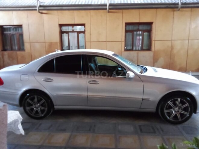 Mercedes E 240 2003, 261,000 km - 2.4 l - Şəmkir
