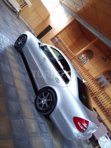Mercedes E 240 2003, 261,000 km - 2.4 l - Şəmkir