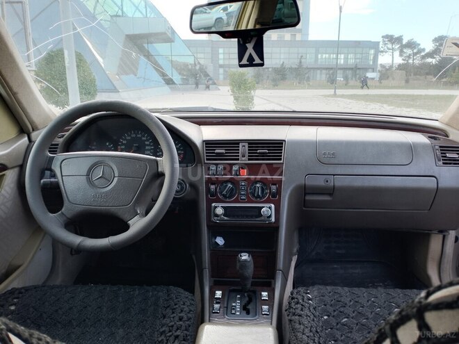 Mercedes C 180 1995, 325,649 km - 1.8 л - Bakı