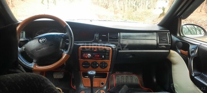 Opel Vectra 1998, 297,000 km - 2.0 l - Quba