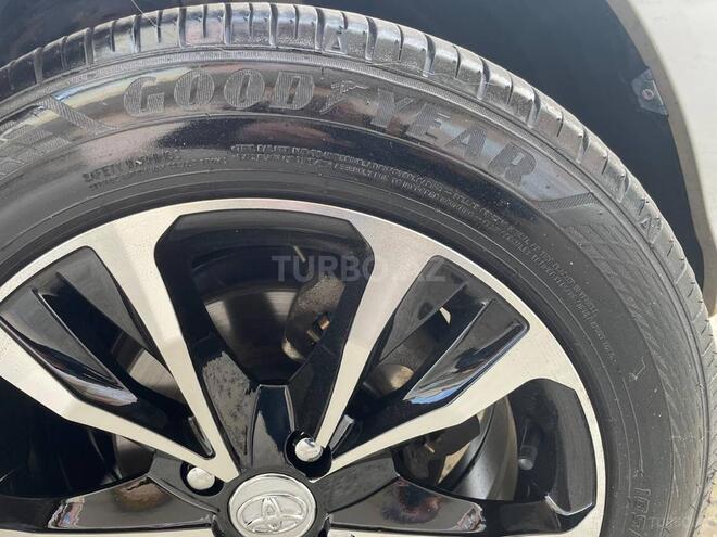 Toyota Corolla 2018, 140,000 km - 1.5 л - Bakı