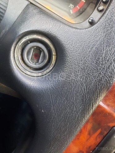 Mercedes E 240 1998, 323,300 km - 2.6 l - Sumqayıt