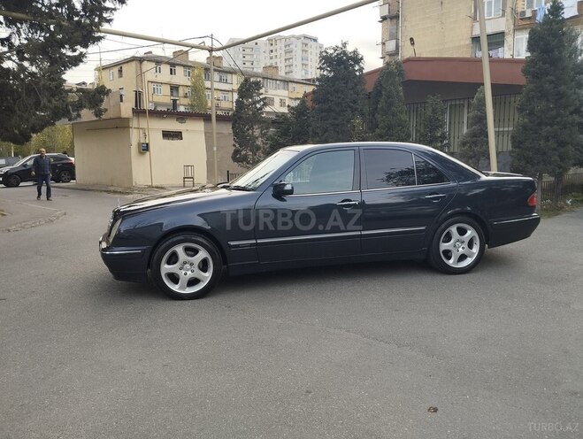 Mercedes E 220 2000, 276,122 km - 2.2 l - Bakı
