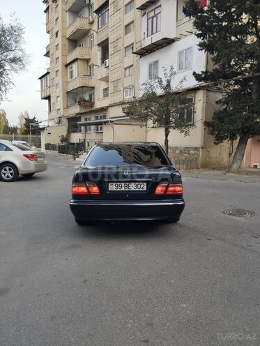 Mercedes E 220 2000, 276,122 km - 2.2 l - Bakı
