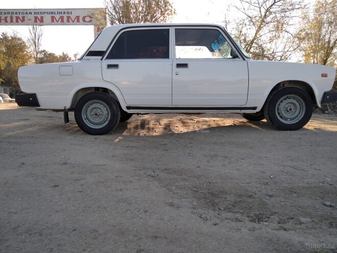 LADA (VAZ) 2107 2005, 96,000 km - 1.6 l - Salyan