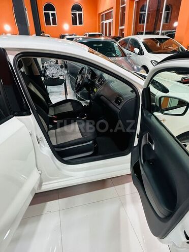 Volkswagen Polo 2015, 104,271 km - 1.6 l - Xırdalan