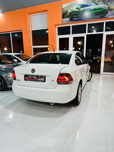 Volkswagen Polo 2015, 104,271 km - 1.6 l - Xırdalan