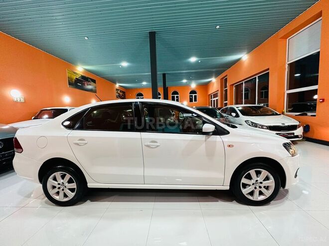 Volkswagen Polo 2015, 104,271 km - 1.6 l - Xırdalan