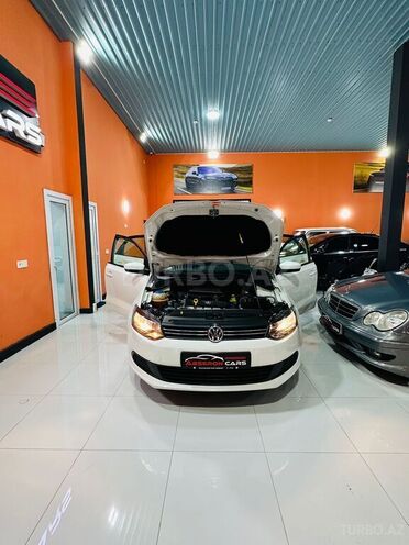 Volkswagen Polo 2015, 104,271 km - 1.6 l - Xırdalan