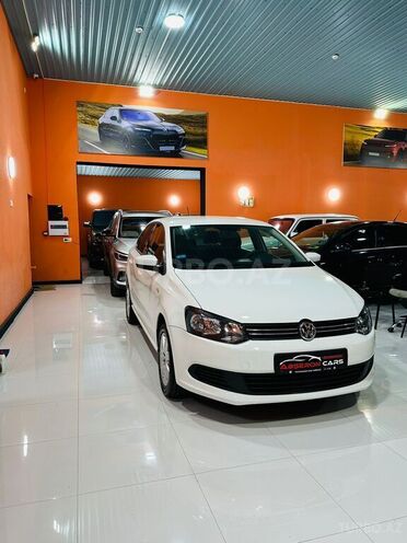 Volkswagen Polo 2015, 104,271 km - 1.6 l - Xırdalan