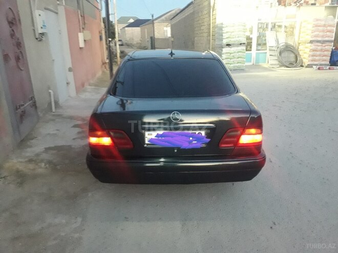 Mercedes E 230 1997, 390,000 km - 2.3 l - Sumqayıt