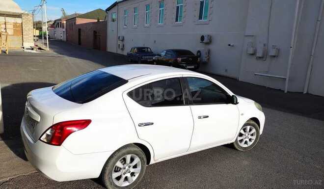 Nissan Sunny 2014, 137,400 km - 1.5 л - Bakı