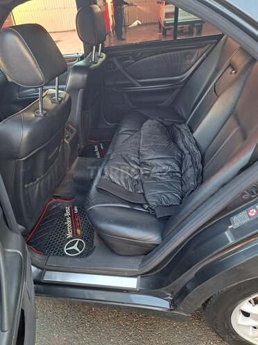 Mercedes E 320 2000, 300,000 km - 3.2 l - Gəncə