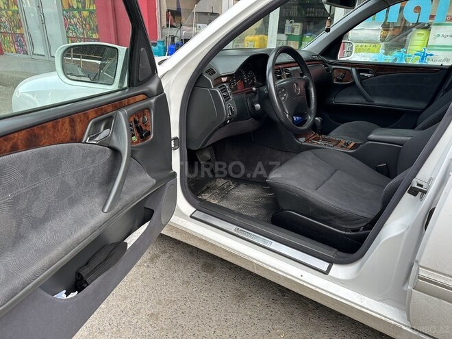 Mercedes E 240 2000, 207,756 km - 2.4 л - Gəncə
