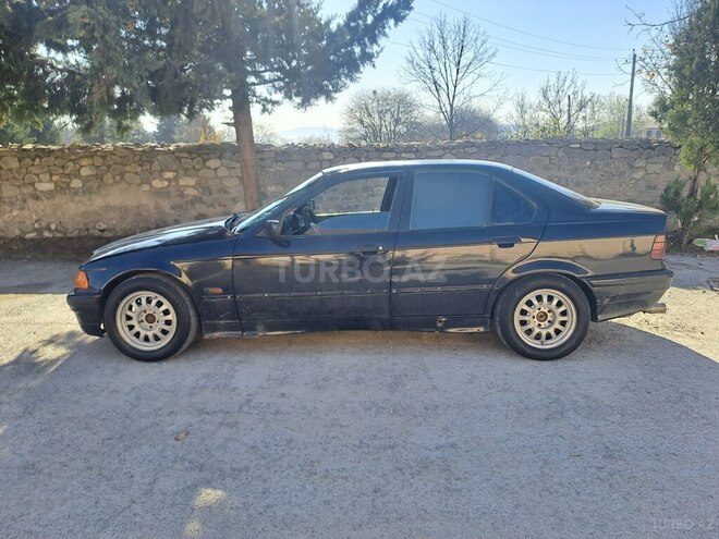 BMW 318 1994, 626,904 km - 1.8 l - Şəki