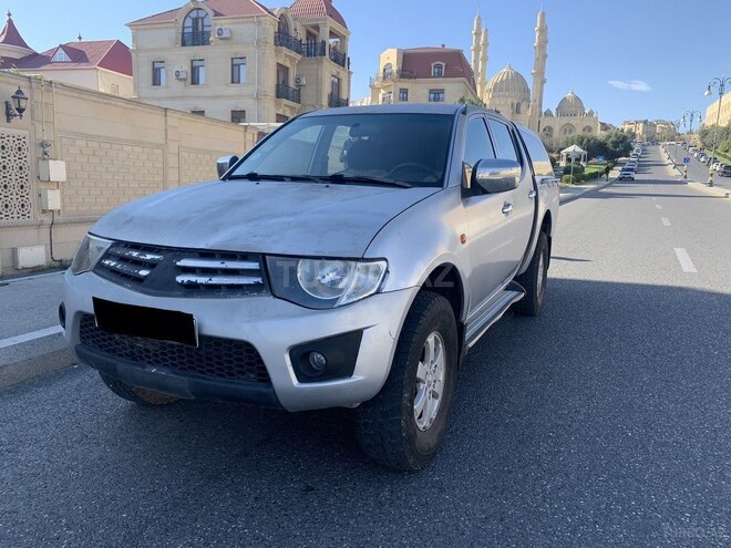 Mitsubishi L200 2008, 276,000 km - 2.5 л - Bakı