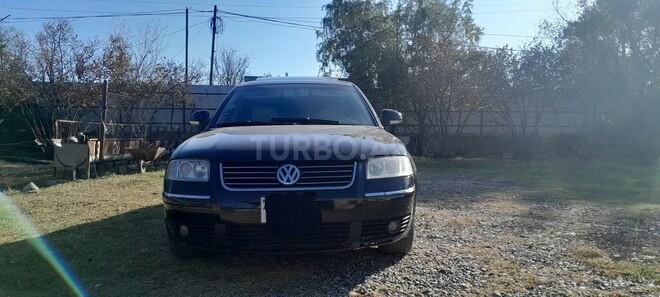 Volkswagen Passat 2004, 283,053 km - 1.8 l - Yevlax