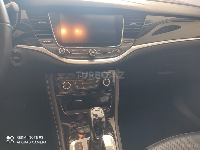 Opel Astra 2018, 205,000 km - 1.6 l - Bakı