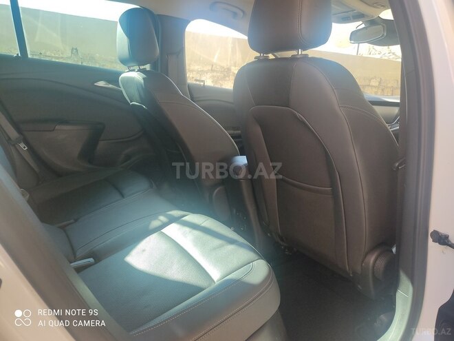 Opel Astra 2018, 205,000 km - 1.6 l - Bakı