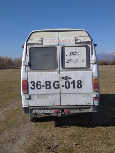 Mercedes 208 D 1994, 90,000 km - 2.3 л - Qəbələ