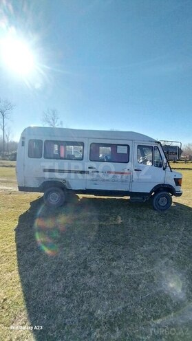 Mercedes 208 D 1994, 90,000 km - 2.3 л - Qəbələ