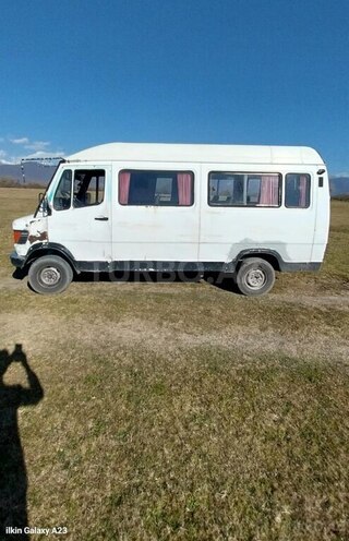 Mercedes 208 D 1994, 90,000 km - 2.3 л - Qəbələ