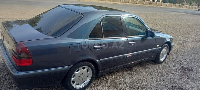 Mercedes E 220 1998, 518,341 km - 2.2 l - Cəlilabad