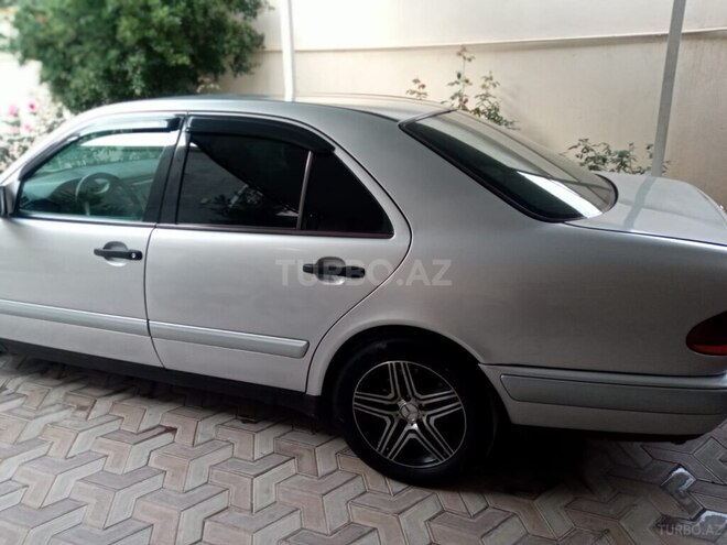 Mercedes E 220 1999, 490,000 km - 2.2 l - Bakı