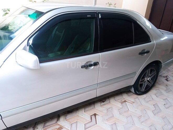 Mercedes E 220 1999, 490,000 km - 2.2 l - Bakı
