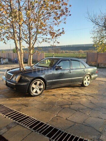 Mercedes E 240 2000, 200,000 km - 2.4 l - Şamaxı