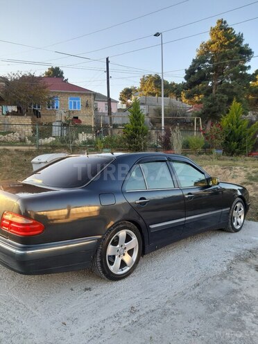 Mercedes E 240 2000, 200,000 km - 2.4 l - Şamaxı