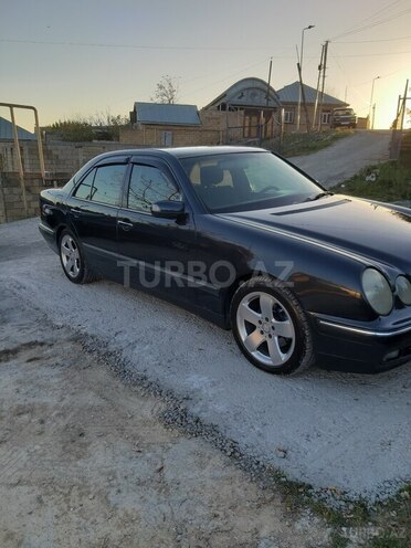 Mercedes E 240 2000, 200,000 km - 2.4 l - Şamaxı